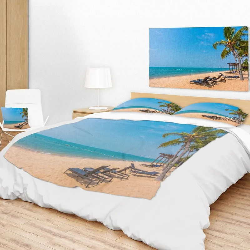 Designart 'Blue Beach with Palm Trees' Seashore Photo Throw Blanket