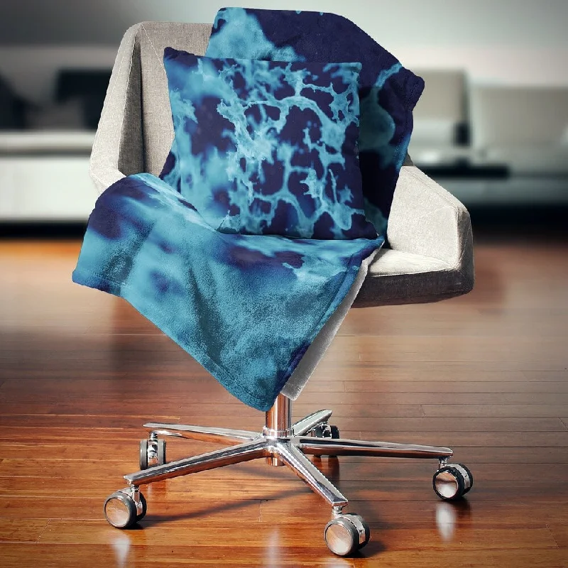 Designart 'Cloudy Abstract Blue Texture' Abstract Throw Blanket