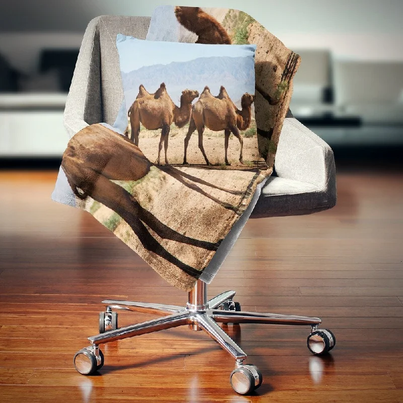 Designart 'Huge Camels on Tomb Ruins' African Throw Blanket