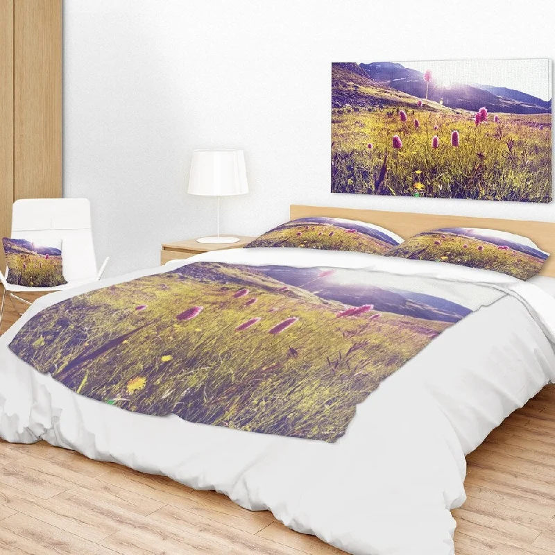 Designart 'Mountain Pasture with Pink Flowers' Flower Throw Blanket