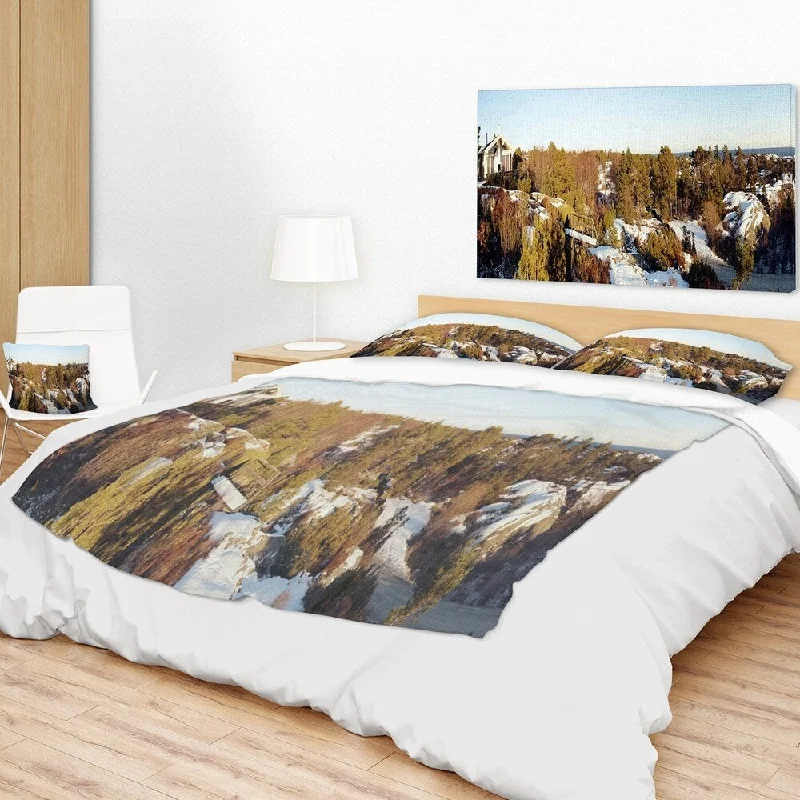 Designart 'Rocky Coast with Wooden Cottage' Landscape Fleece Throw Blanket