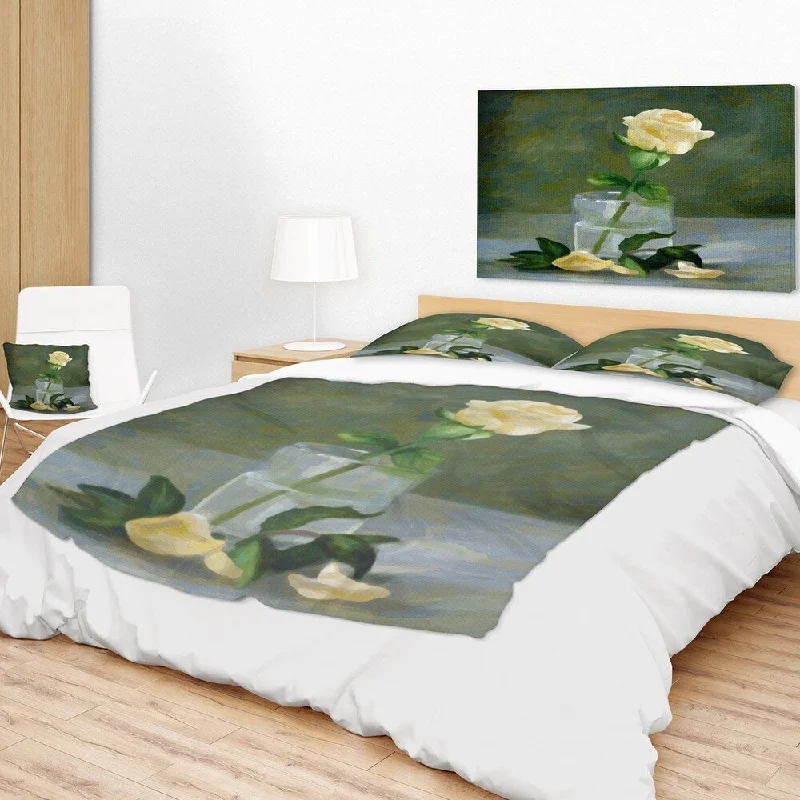 Designart 'Rose Flower in Glass Watercolor' Floral Throw Blanket